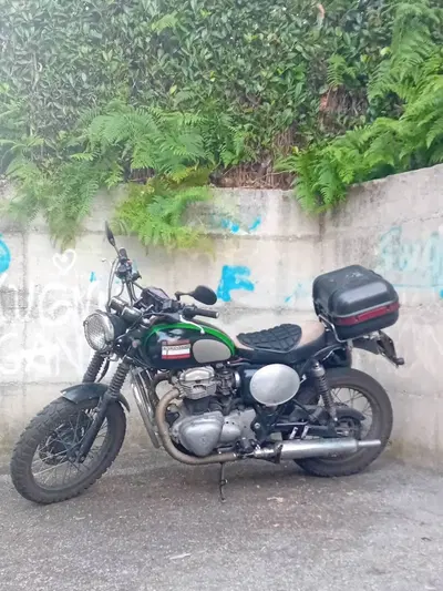Kawasaki W 650 (1999 - 00) usata