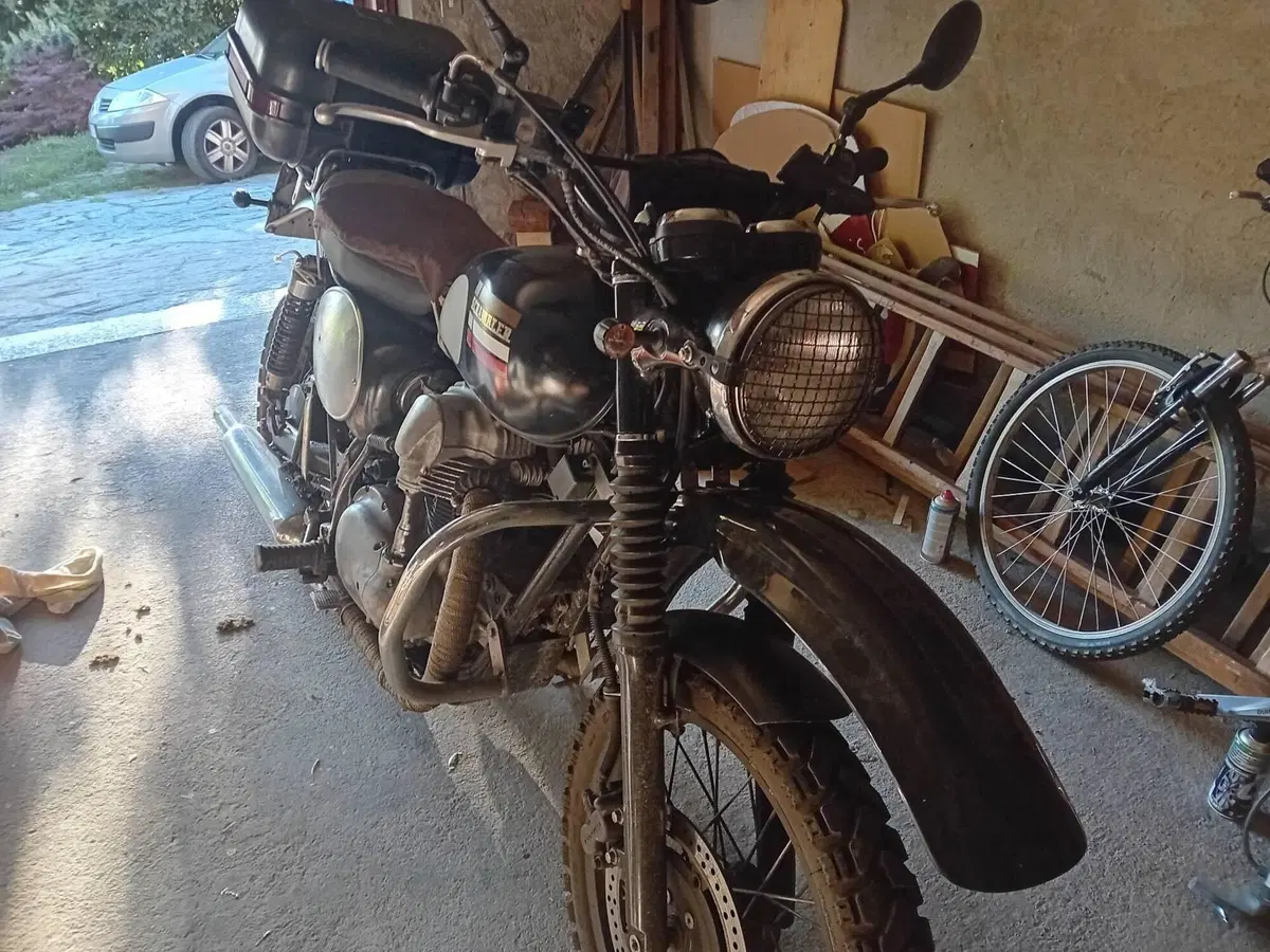 Kawasaki W 650 (1999 - 00) (2)