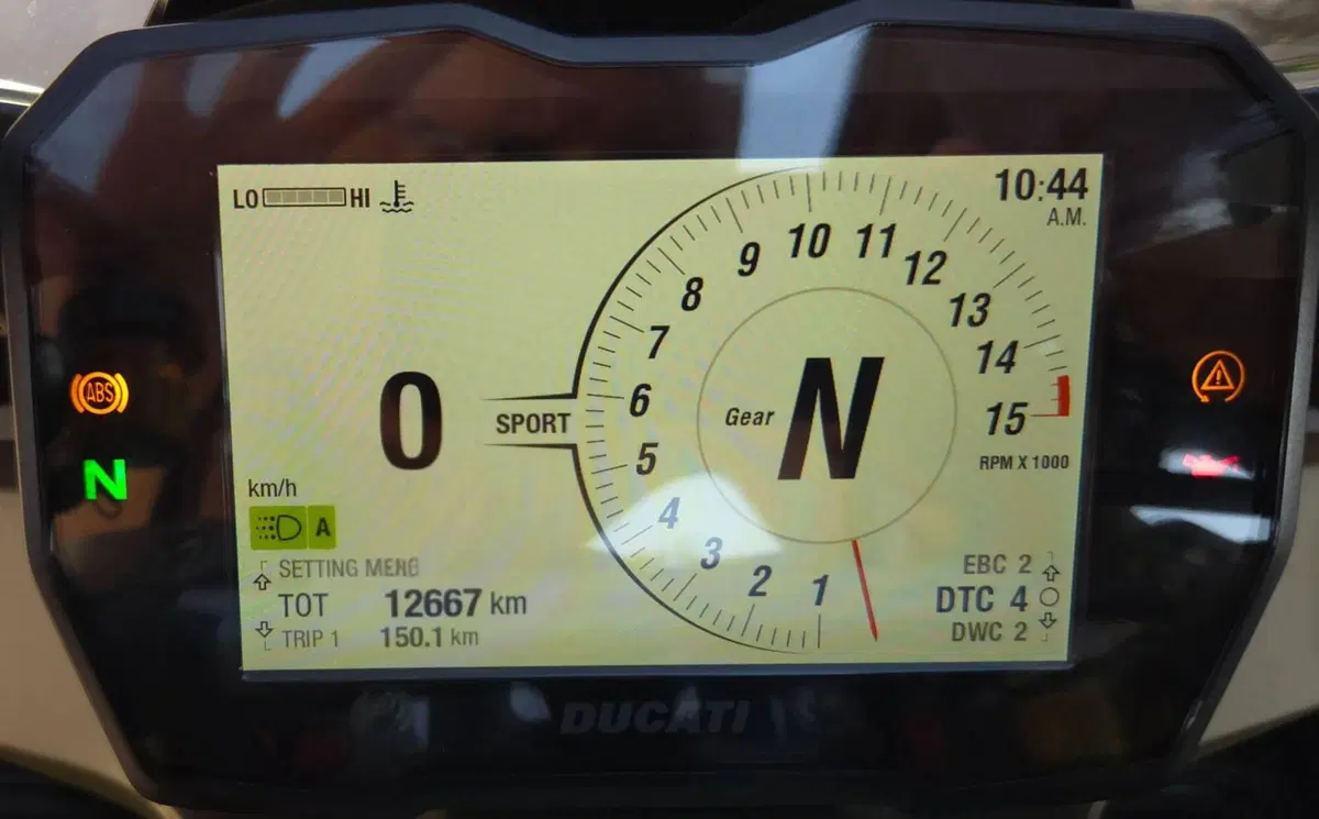 Ducati Panigale V4 S 1100 (2021) (7)