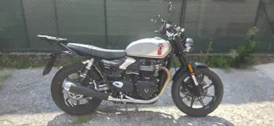 Triumph Speed Twin 900 (2025 - 26) usata