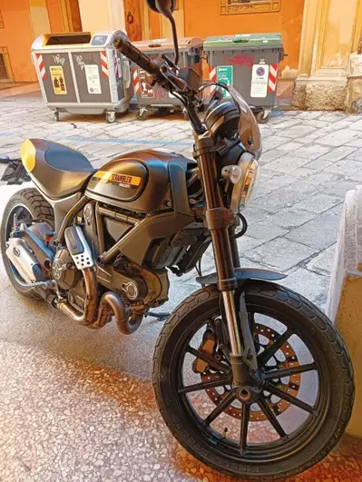 Ducati Scrambler 800 Full Throttle (2015 - 16) usata