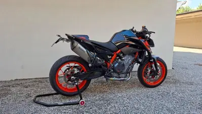 KTM 890 Duke R (2021 - 23) usata