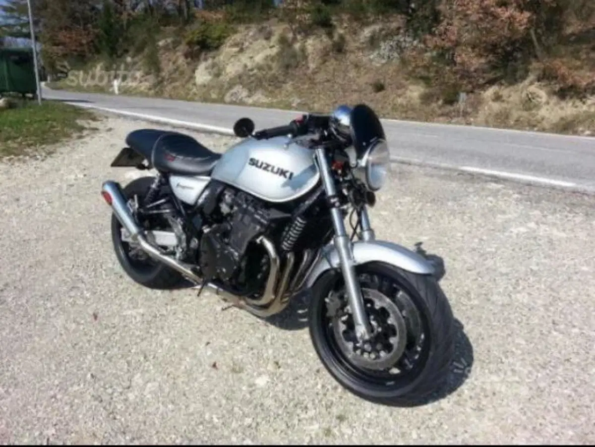 Suzuki GSX 750 (1998 - 03) (9)