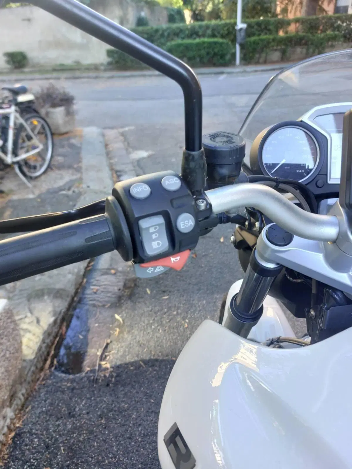 Bmw R 1200 R (2011 - 14) (6)