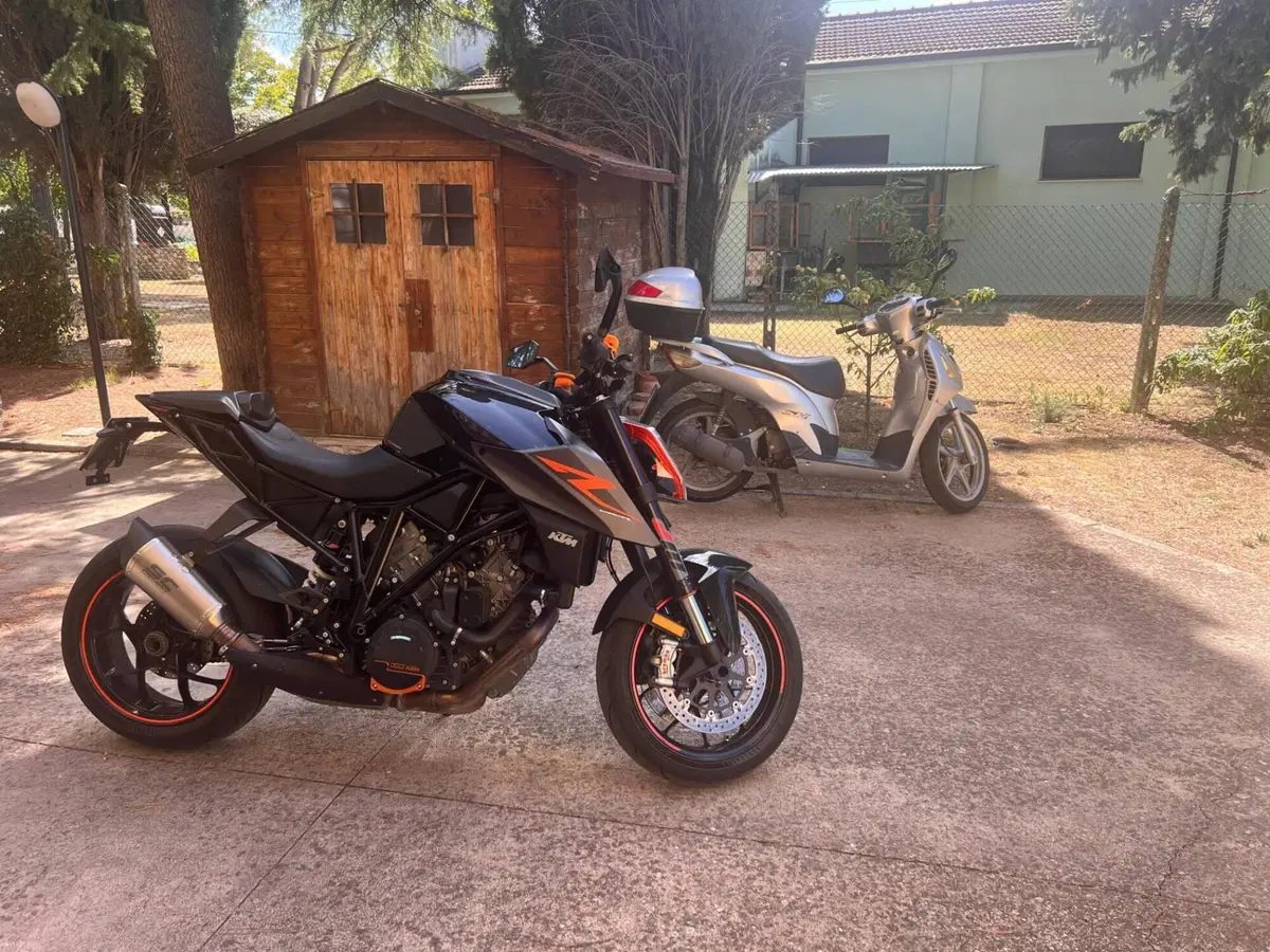 KTM 1290 Super Duke R (2019) (2)