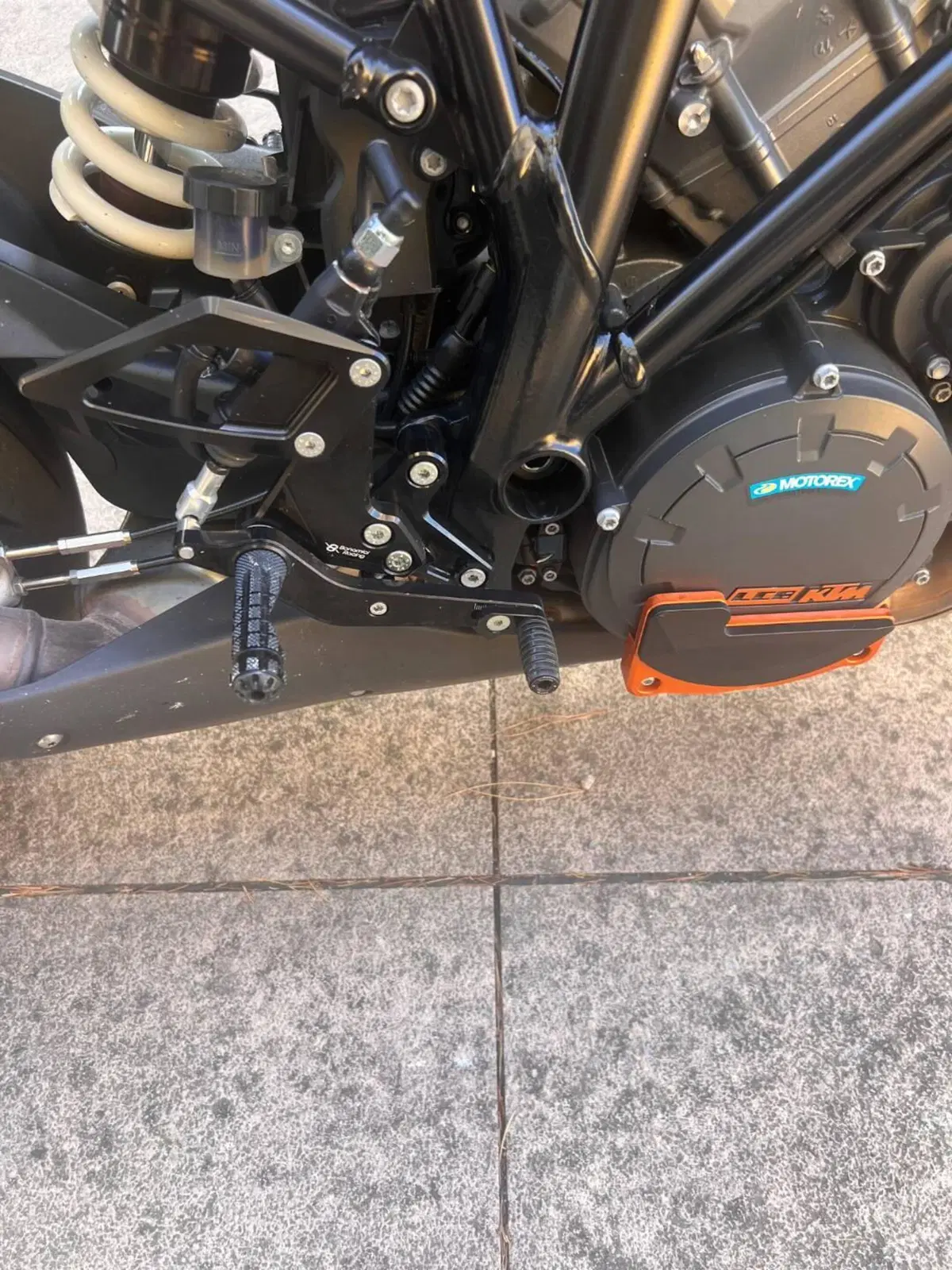 KTM 1290 Super Duke R (2019) (5)