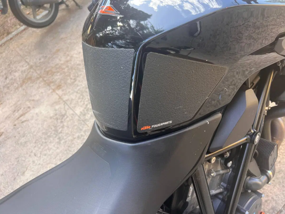 KTM 1290 Super Duke R (2019) (6)
