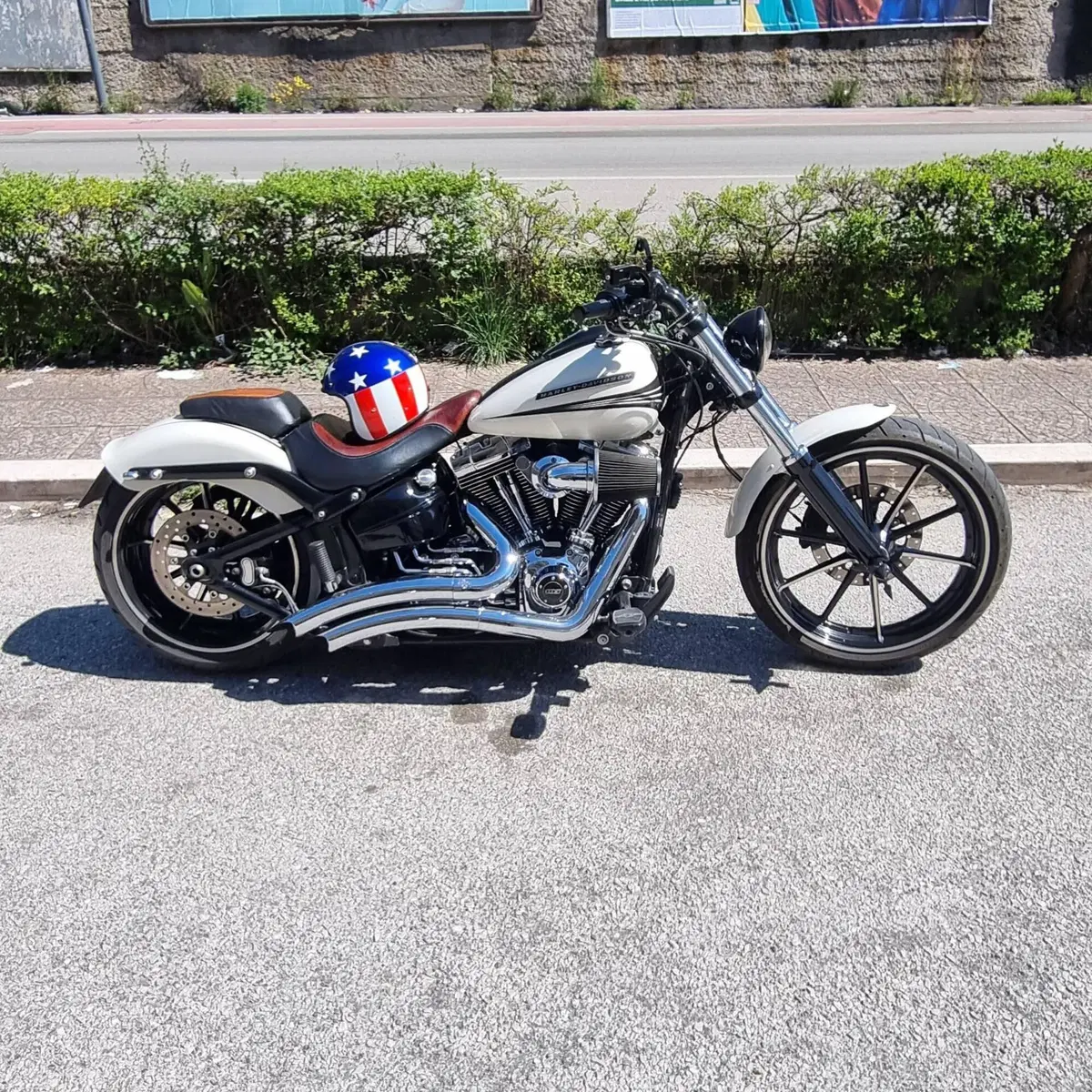 Harley-Davidson 1690 Breakout (2013 - 17) - FXSB