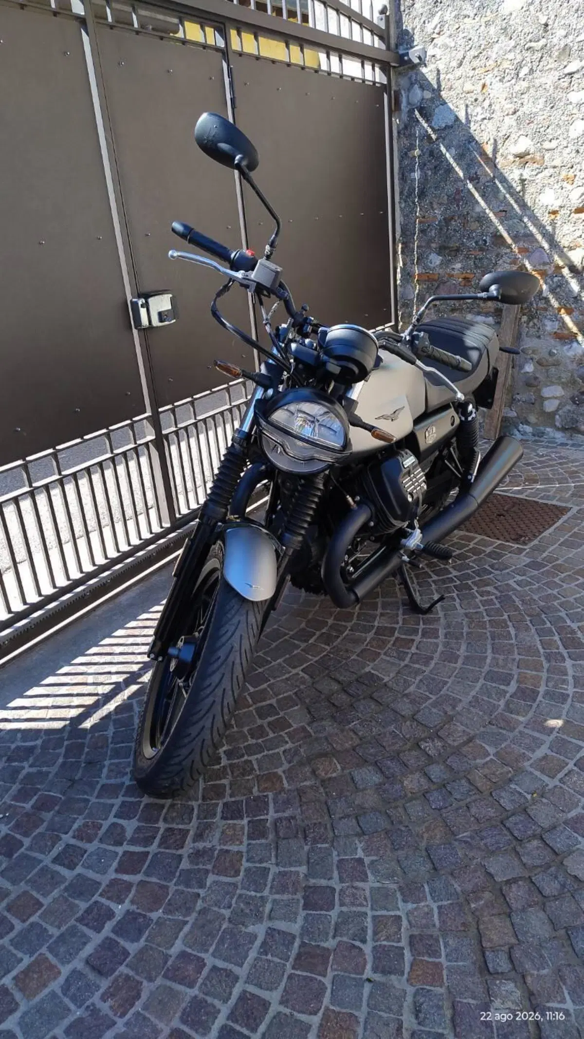 Moto Guzzi V7 Stone (2021 - 24) (6)