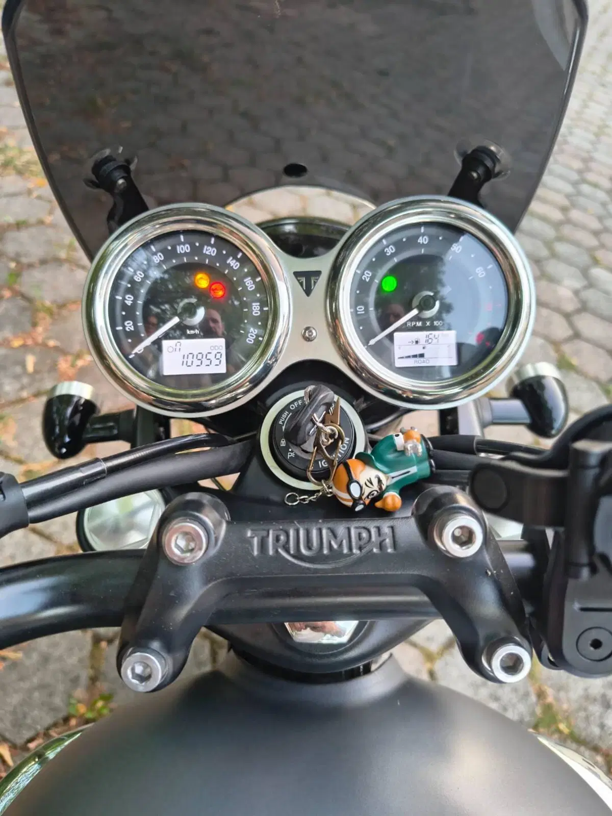 Triumph Bonneville T120 Black (2017 - 20) (3)