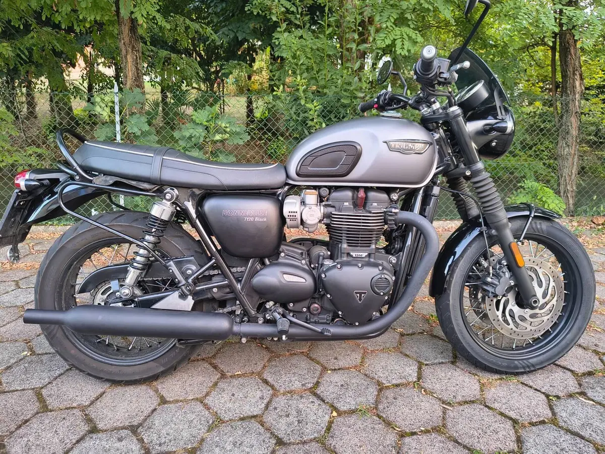 Triumph Bonneville T120 Black (2017 - 20) (4)