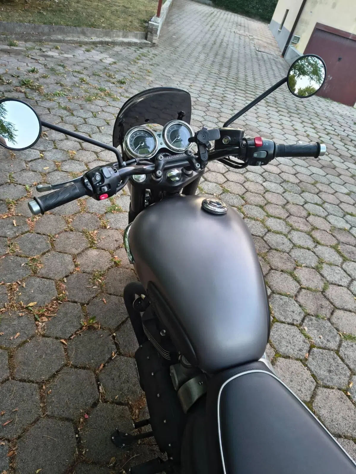 Triumph Bonneville T120 Black (2017 - 20) (5)