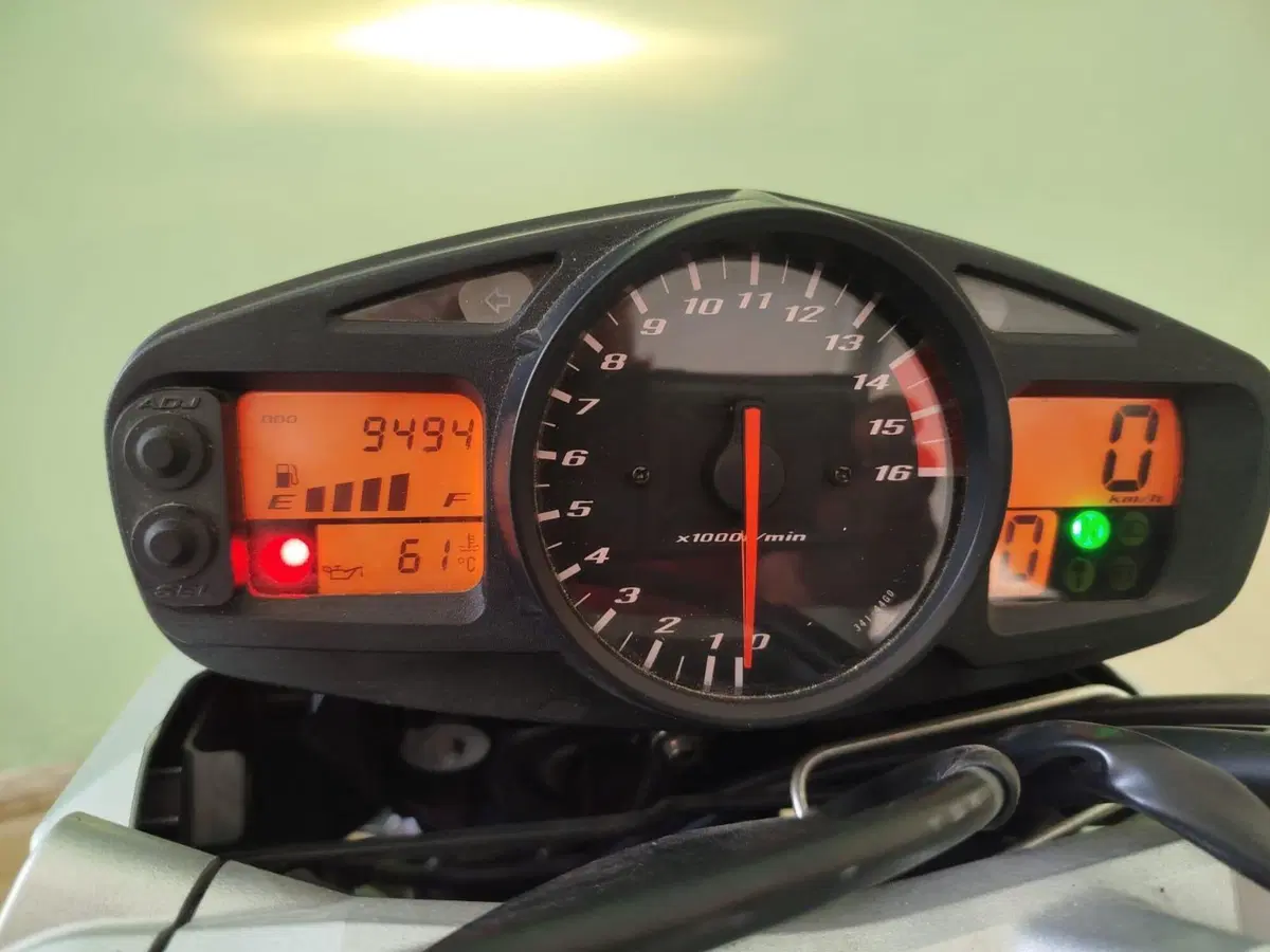 Suzuki GSR 600 (2006 - 11) (11)