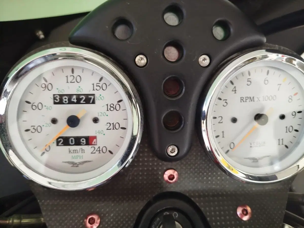 Moto Guzzi V11 Sport (1999 - 02) (7)