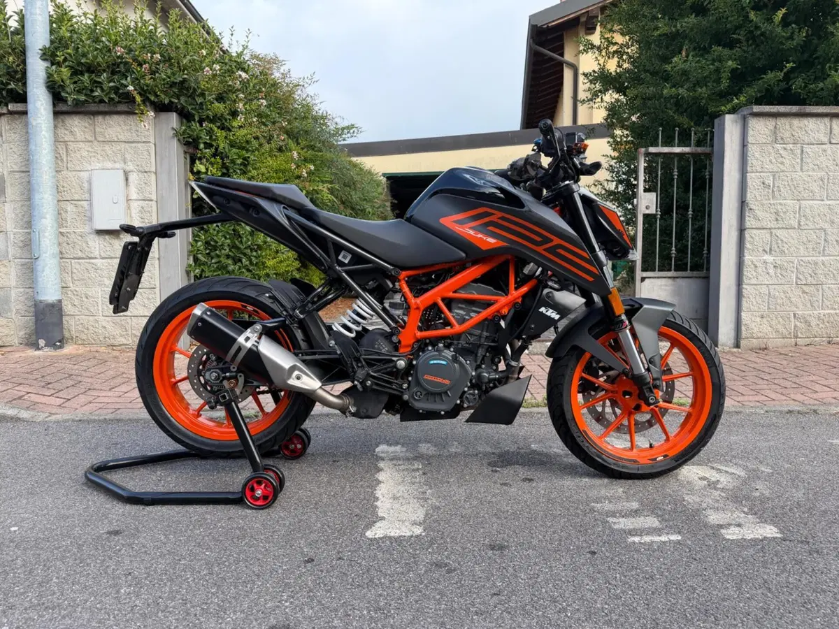 KTM 125 Duke (2021 - 23) (2)