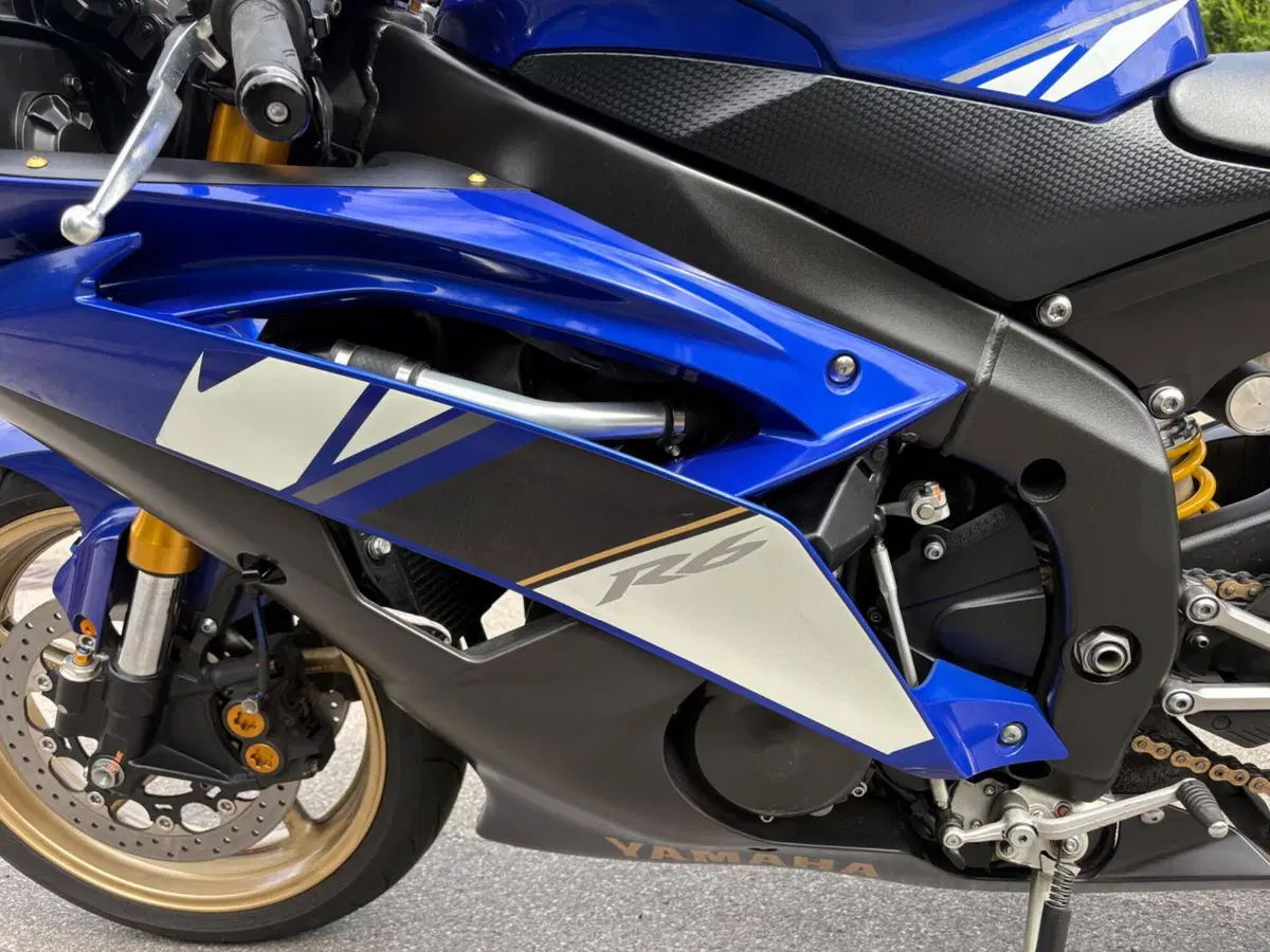 Yamaha YZF R6 (2008 - 09) (7)