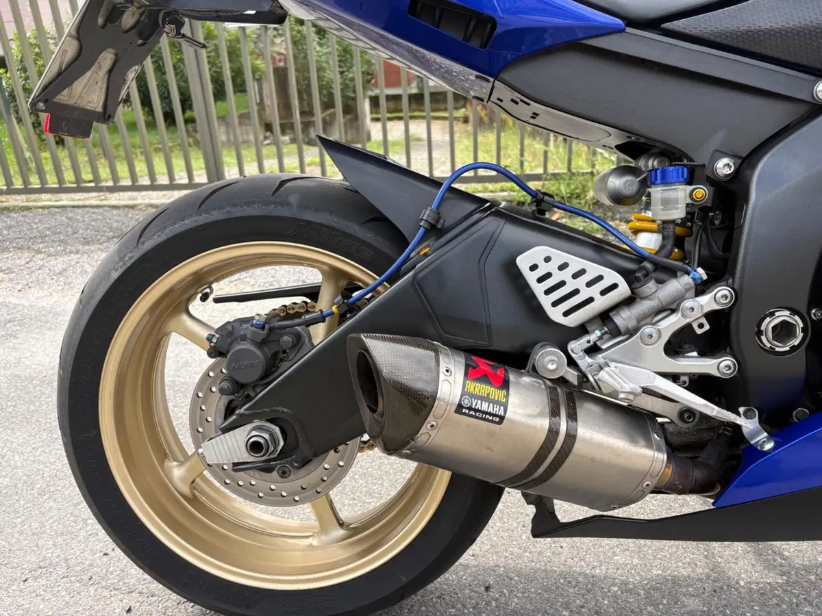 Yamaha YZF R6 (2008 - 09) (9)