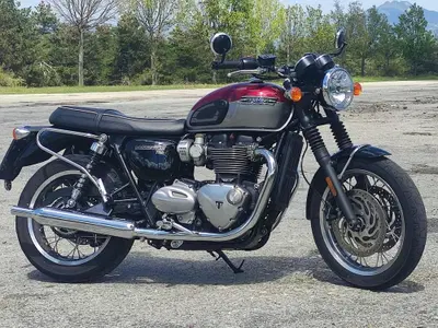 Triumph Bonneville T120 (2021 - 25) usata