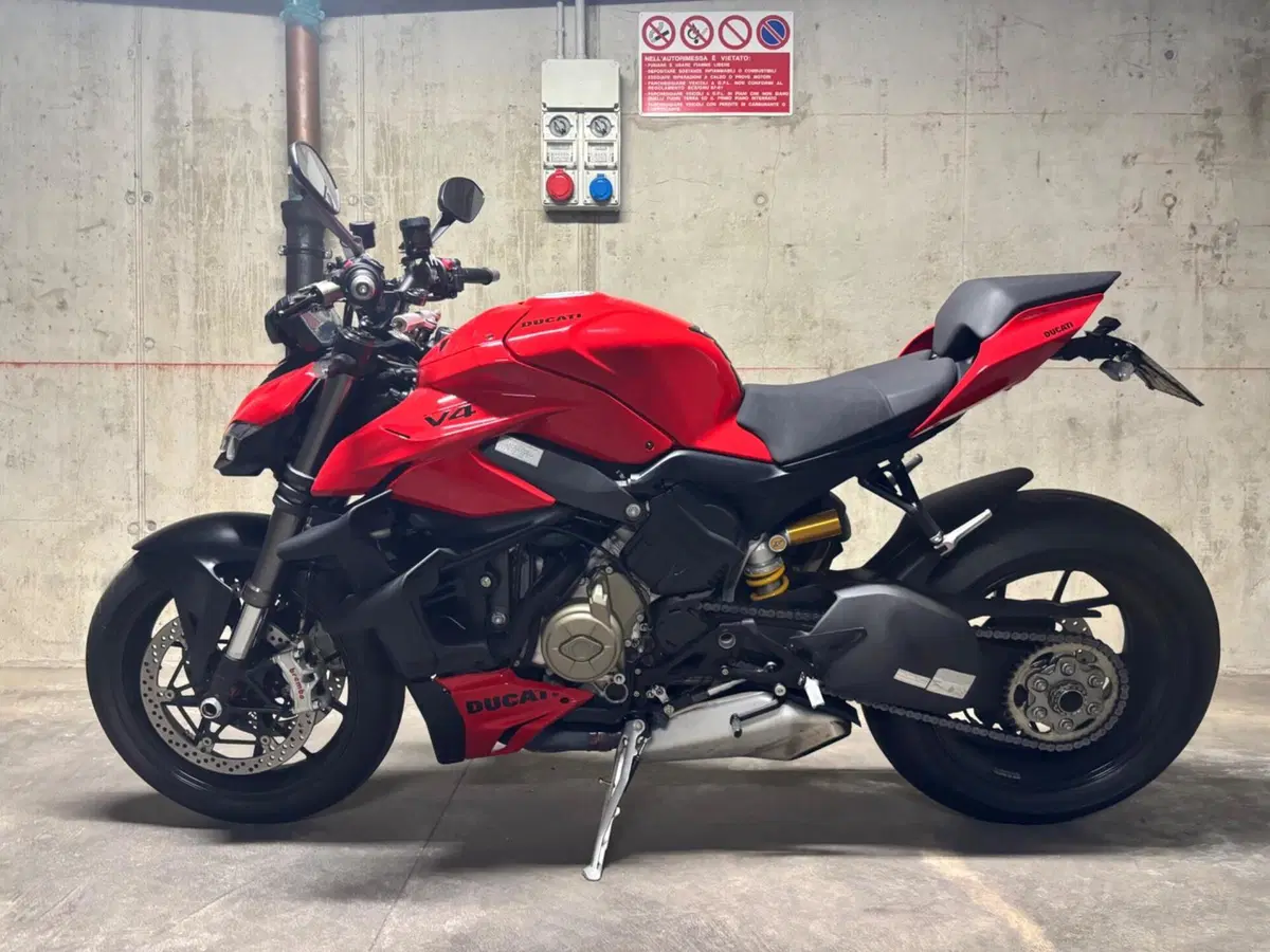 Ducati Streetfighter V4 (2023 - 24) (2)