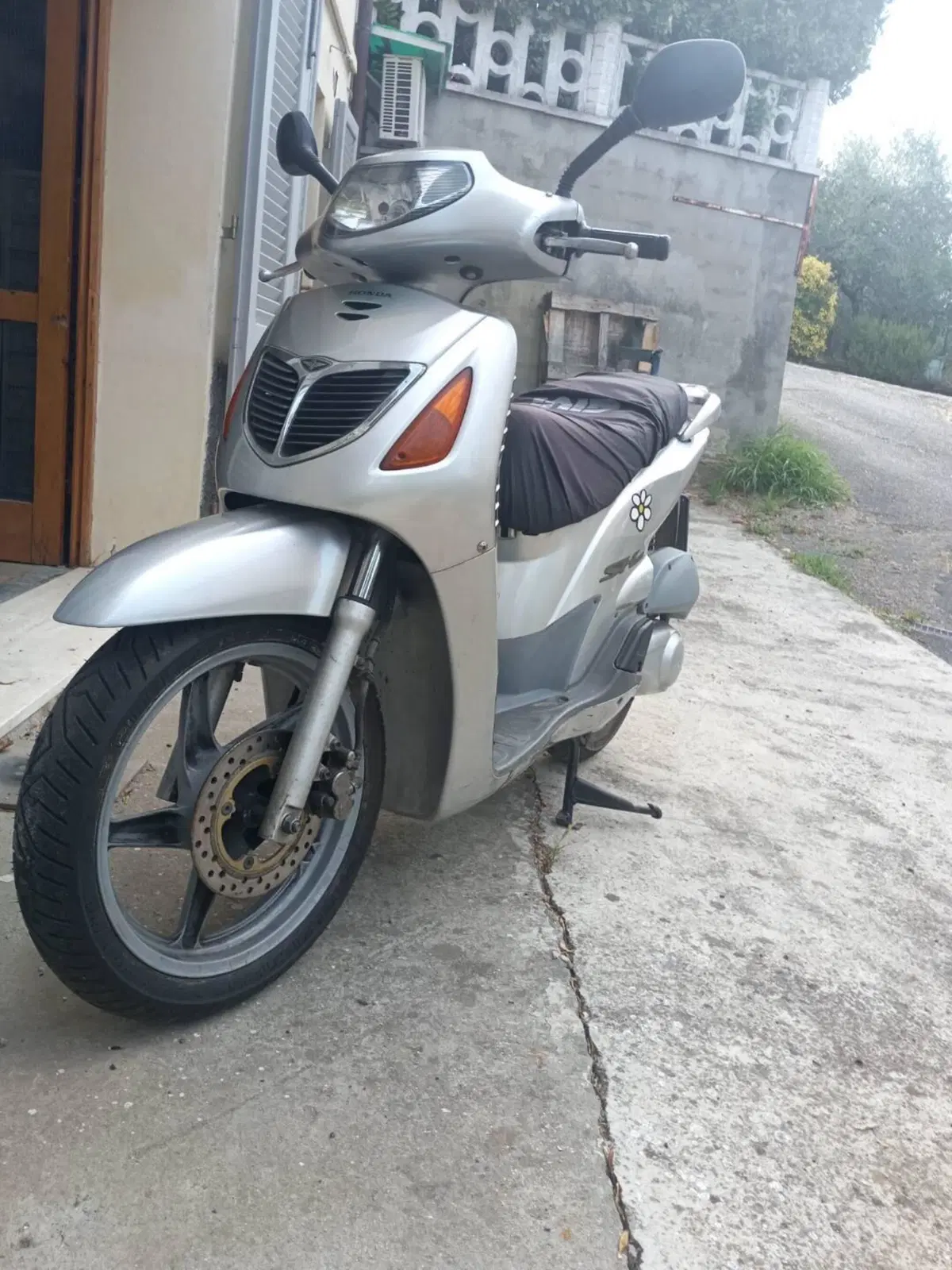 Honda SH 150 (2000 - 06) (2)