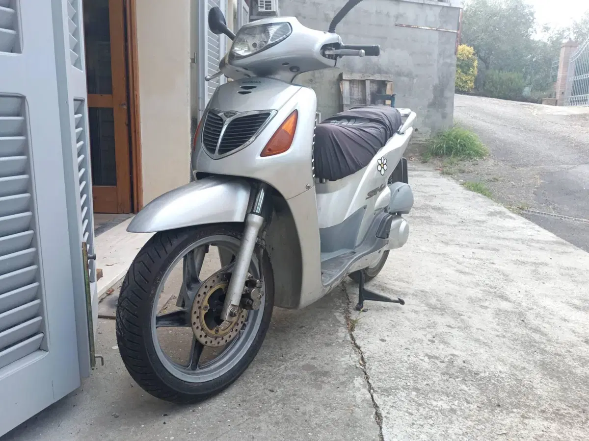 Honda SH 150 (2000 - 06) (3)