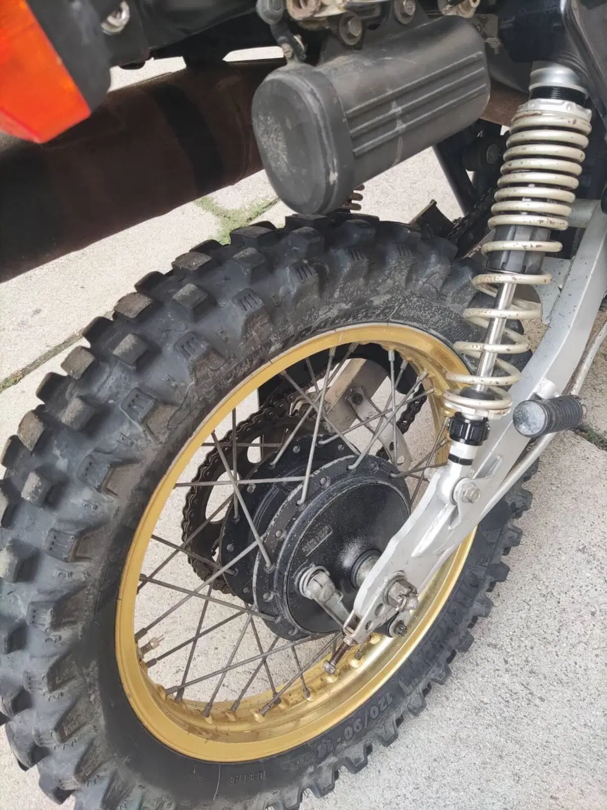 Suzuki DR 500 s (10)