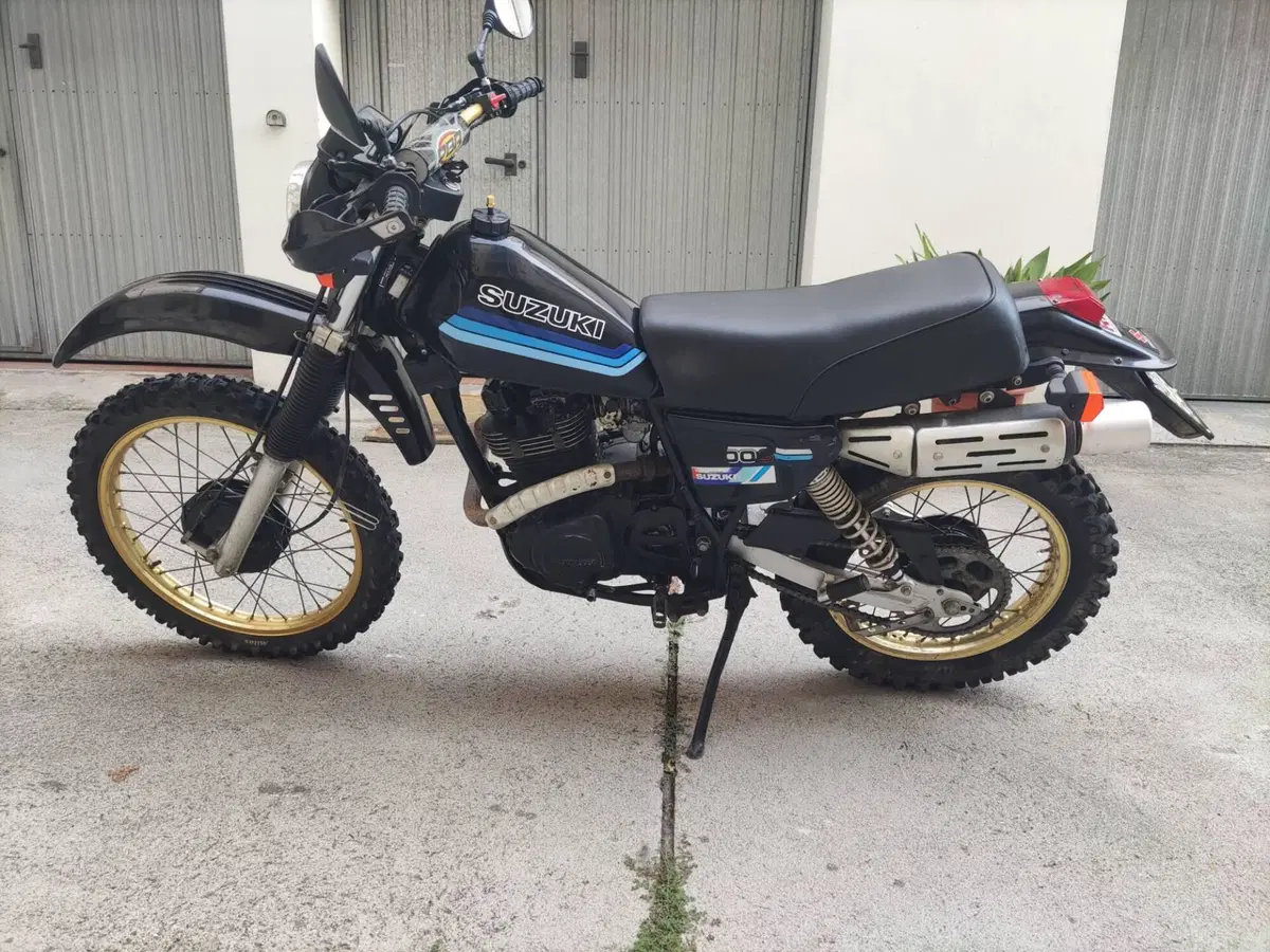 Suzuki DR 500 s (8)