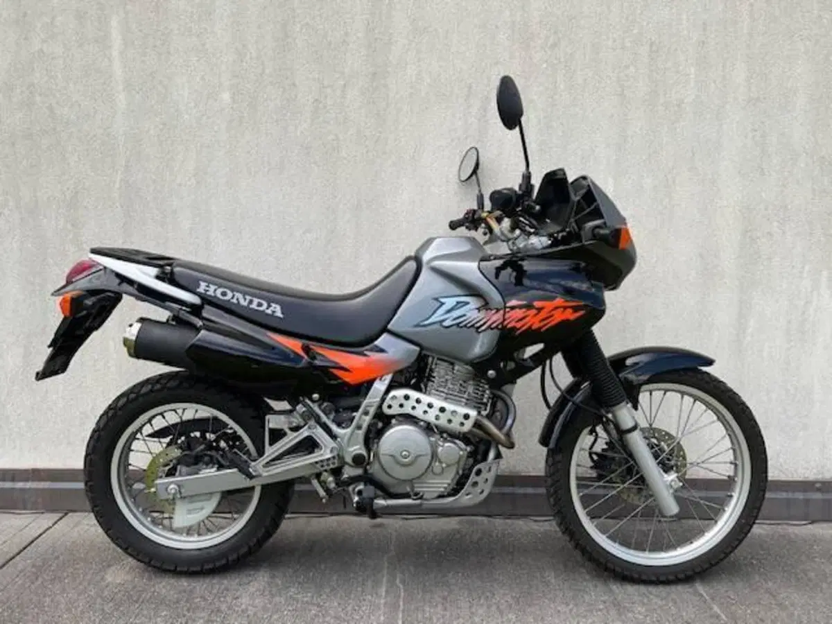 Honda DOMINATOR N650
