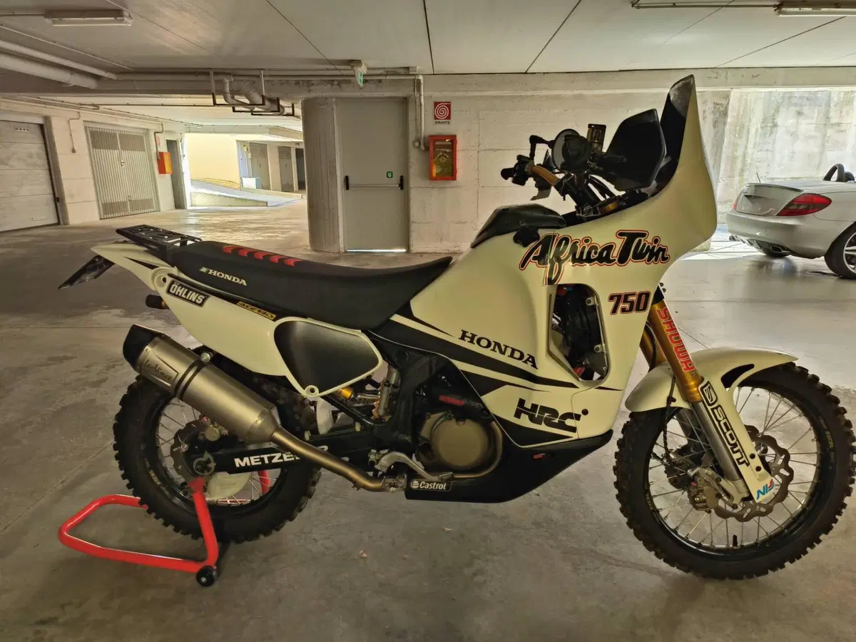 Honda Africa Twin XRV 750 (1993 - 95) (3)