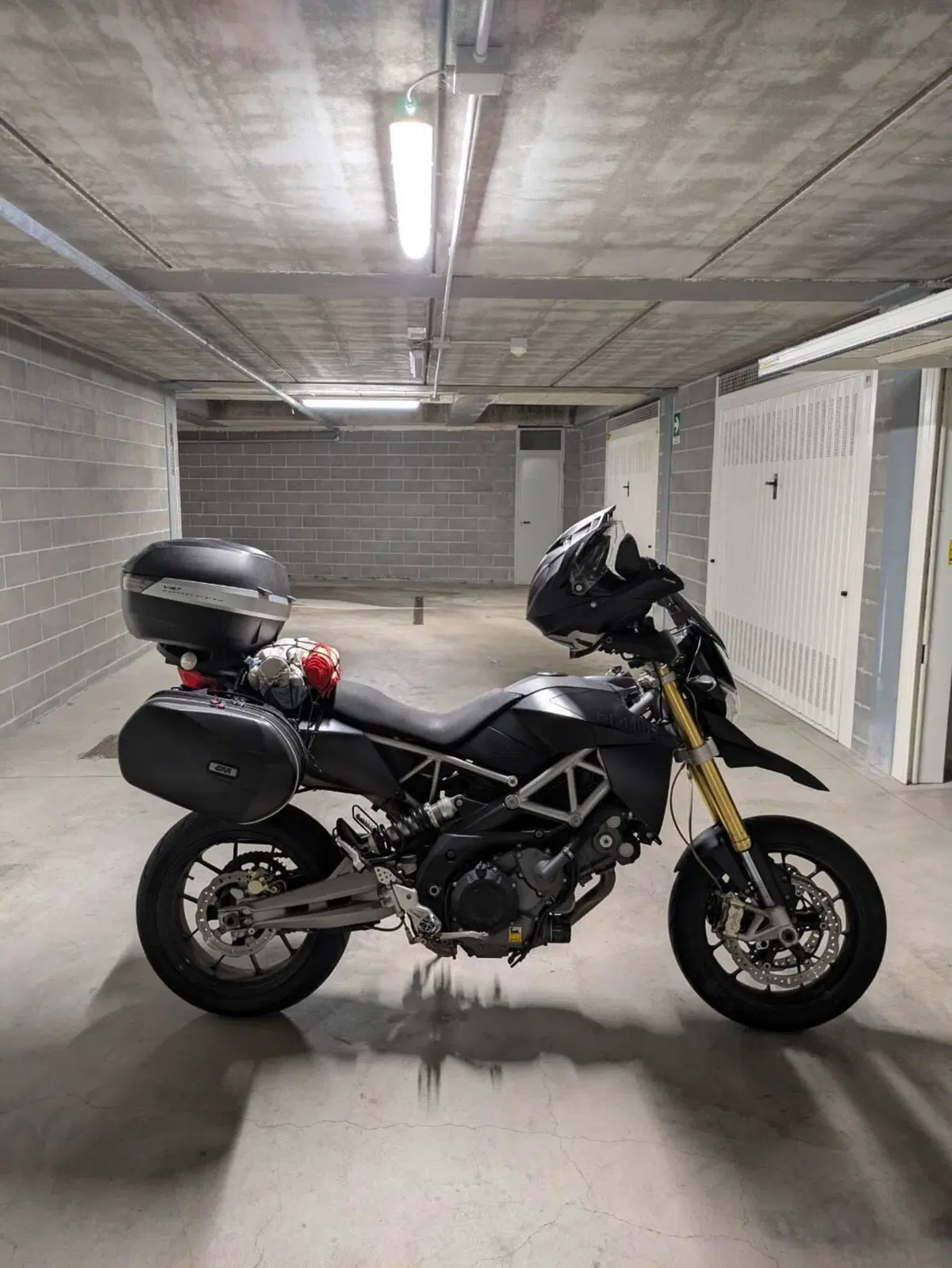 Aprilia Dorsoduro 750 (2009 - 14)