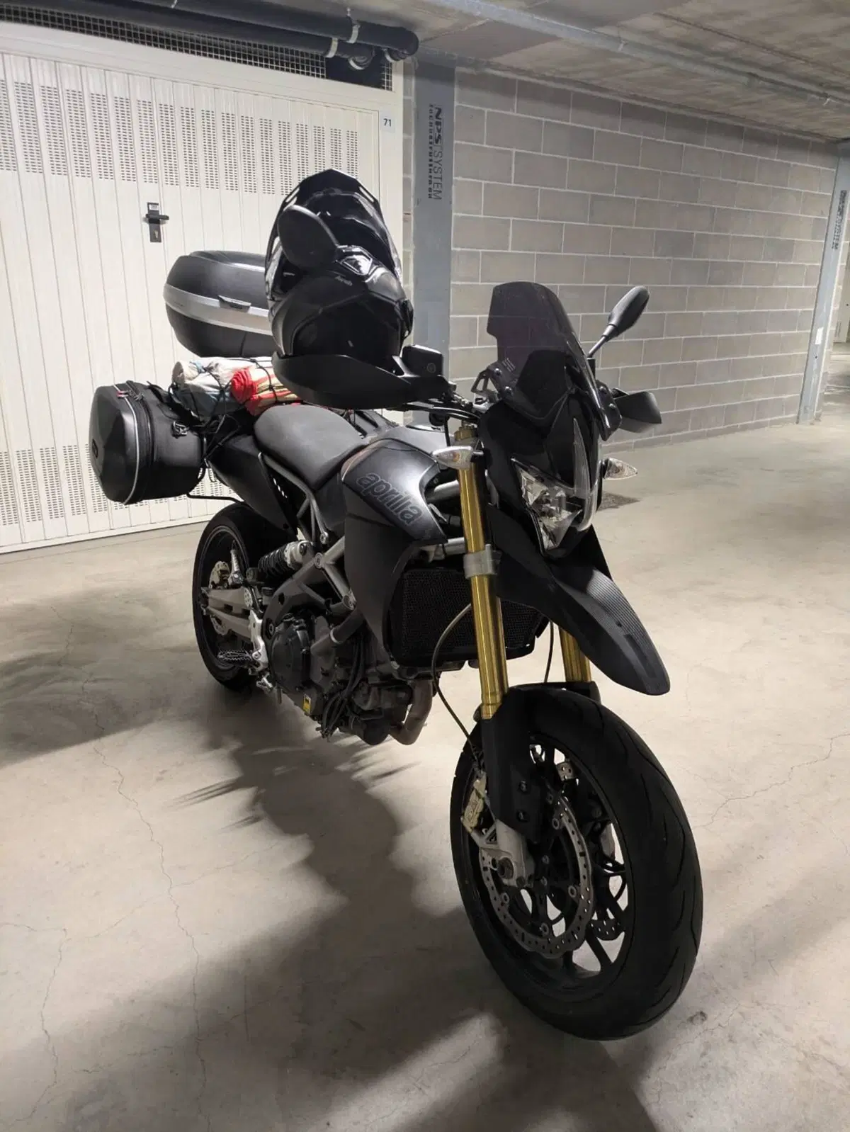 Aprilia Dorsoduro 750 (2009 - 14) (9)