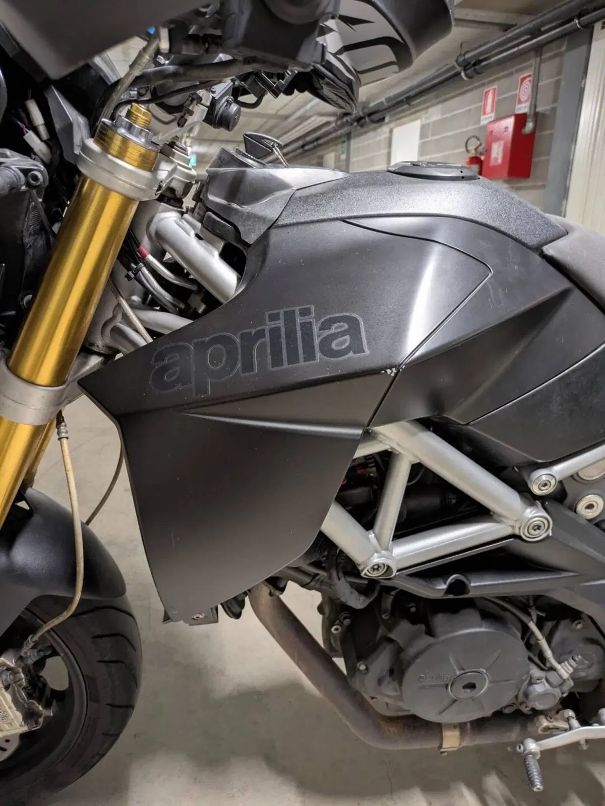 Aprilia Dorsoduro 750 (2009 - 14) (5)