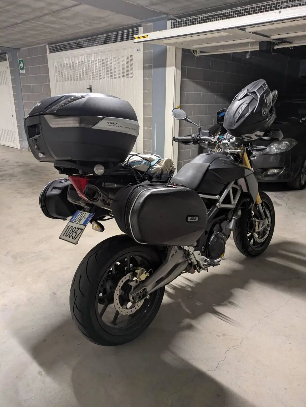 Aprilia Dorsoduro 750 (2009 - 14) (12)