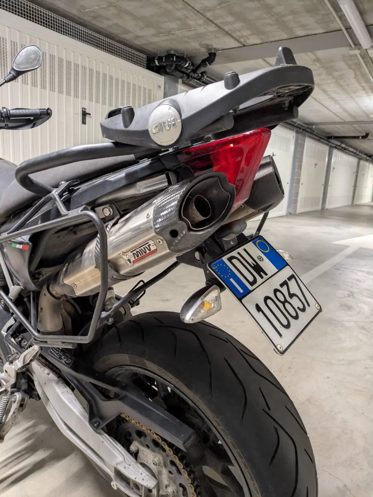 Aprilia Dorsoduro 750 (2009 - 14) (6)