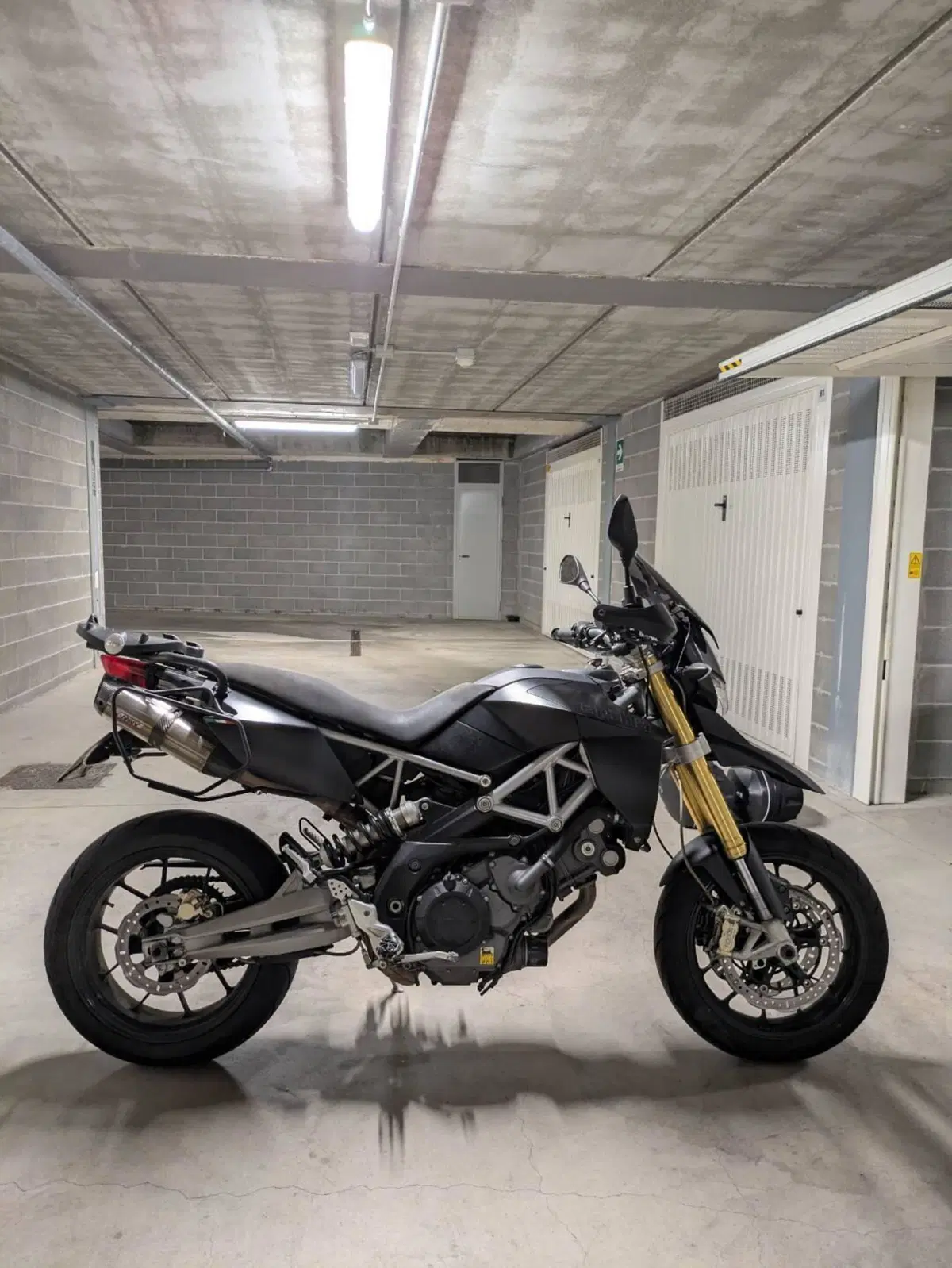 Aprilia Dorsoduro 750 (2009 - 14) (3)