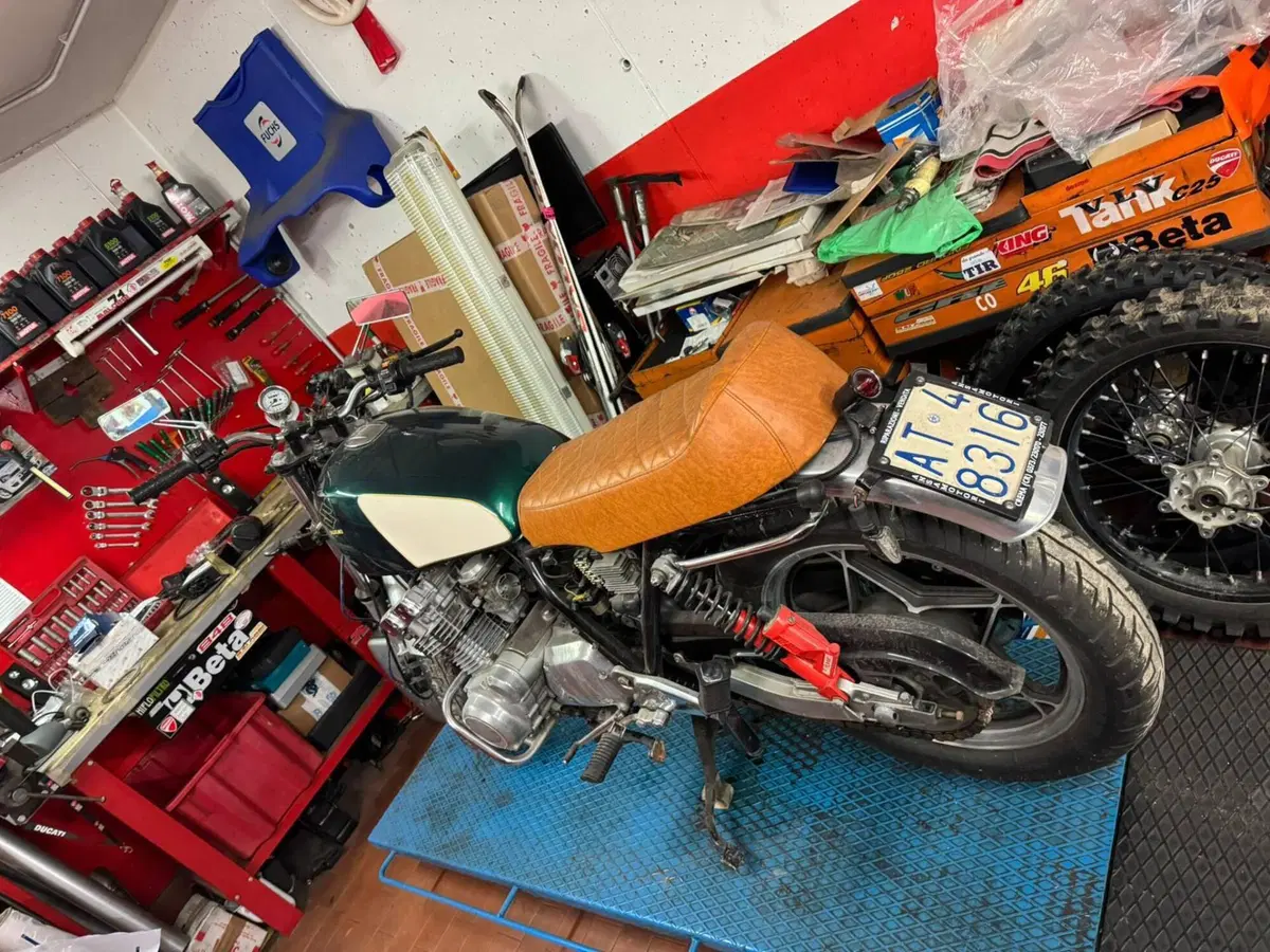 Suzuki Suzuki GSX 750 (2)