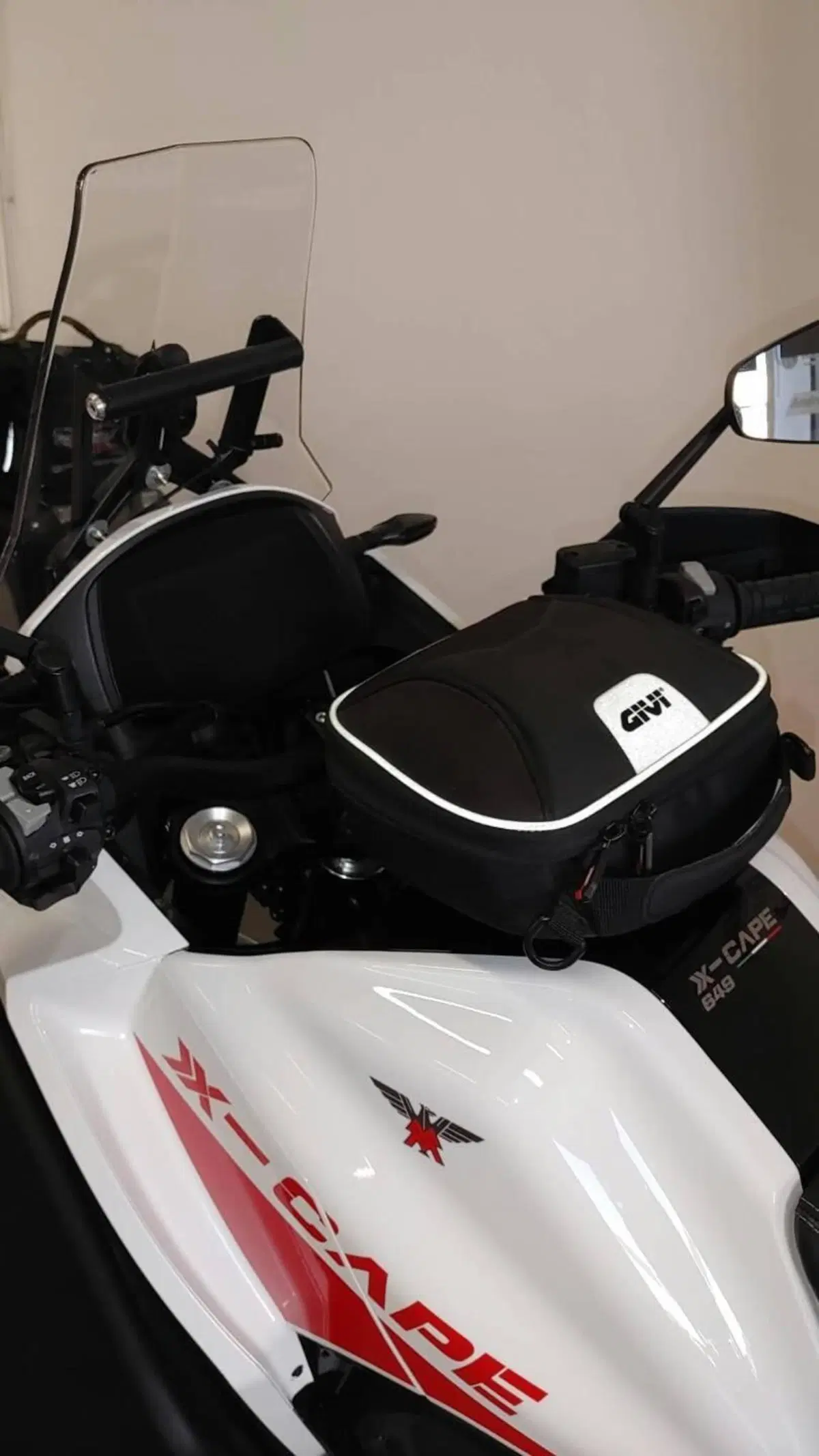 Moto Morini X-Cape 650 (2021 - 26) (3)