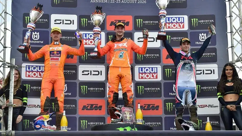 MXGP, Herlings non si ferma pi&ugrave;: ad Arnhem arriva il quarto weekend perfetto consecutivo [VIDEO]