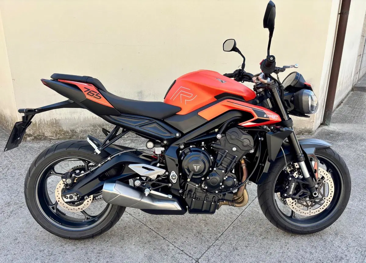 Triumph Street Triple 765 R (2023 - 26)