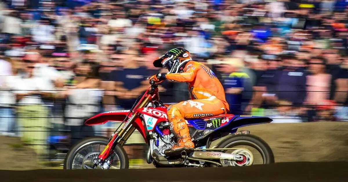 MXGP, Herlings non si ferma pi&ugrave;: ad Arnhem arriva il quarto weekend perfetto consecutivo [VIDEO]