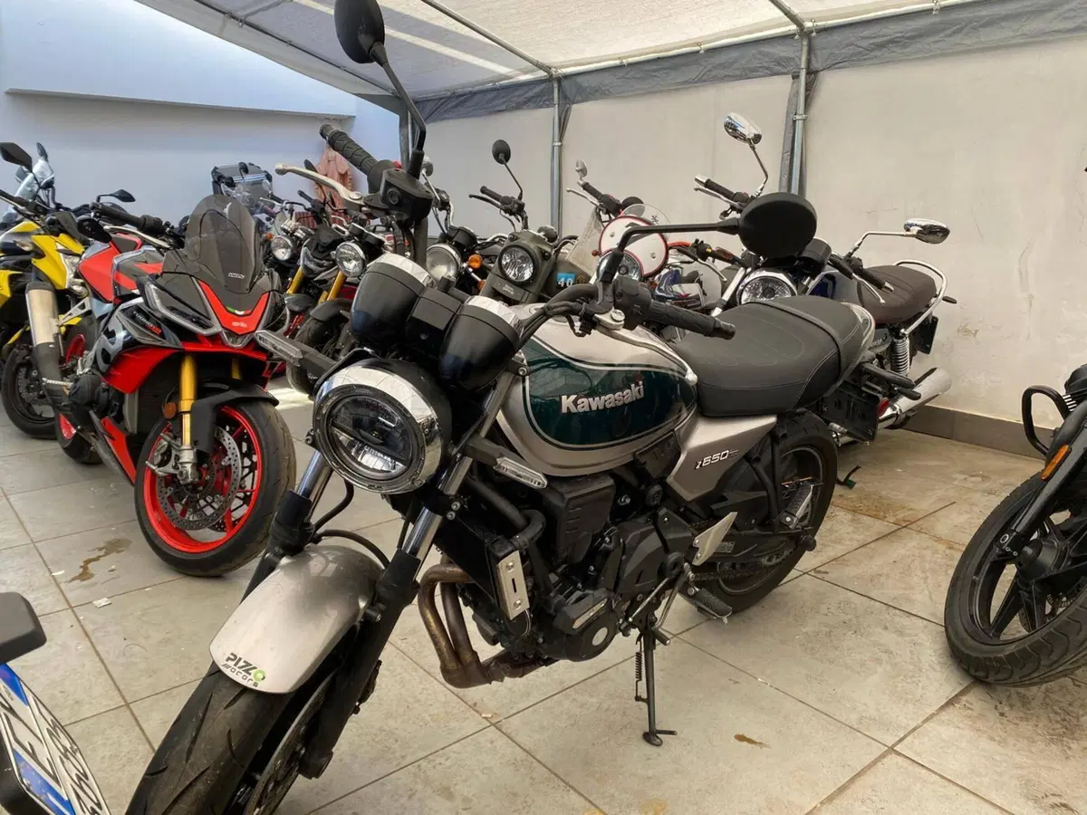 Kawasaki Z 650 RS (2025 - 26) (4)