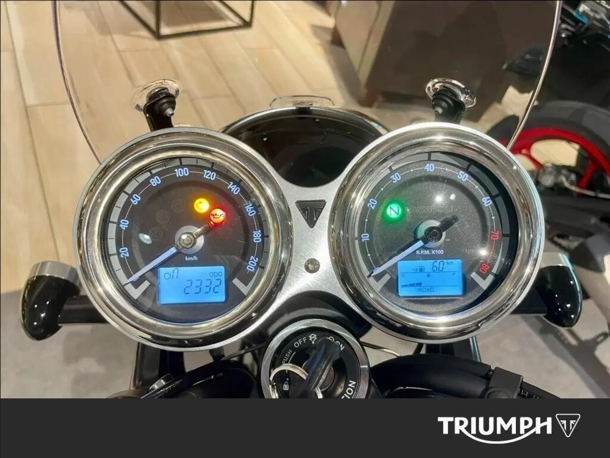 Triumph Bonneville T120 Black (2026) (17)