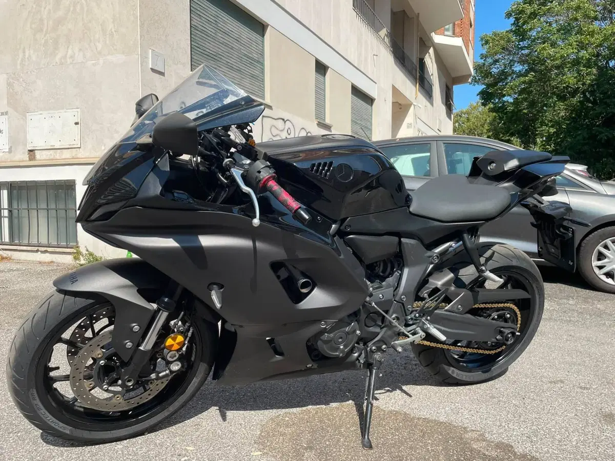 Yamaha YZF R7 (2021 - 25) (7)