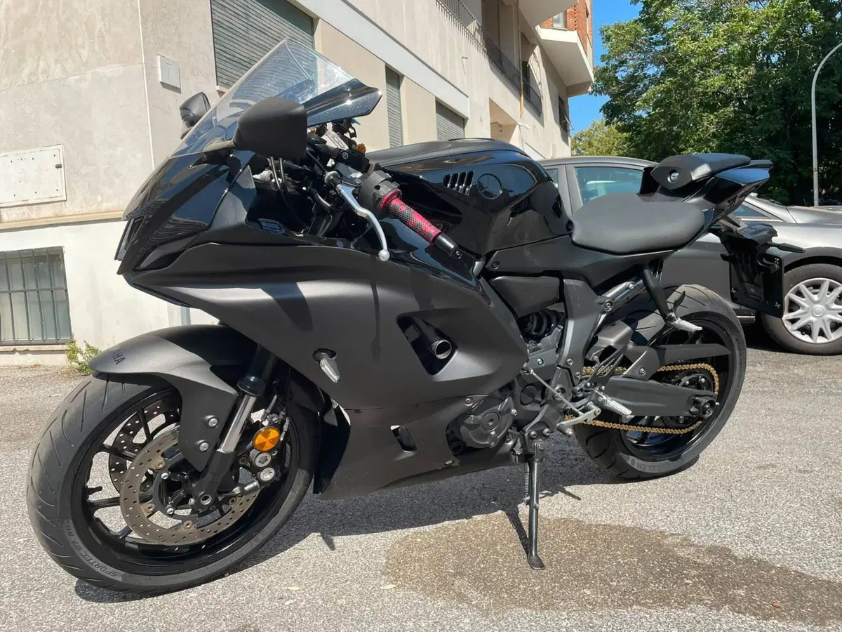 Yamaha YZF R7 (2021 - 25) (8)