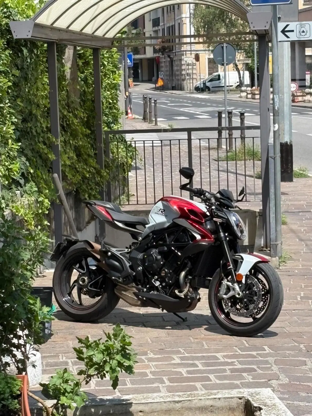 MV Agusta Brutale 800 RR (2021 - 25) (7)