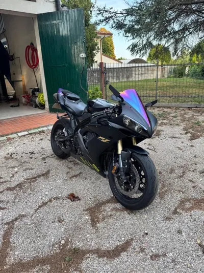 Yamaha YZF R1 (2004 - 05) usata