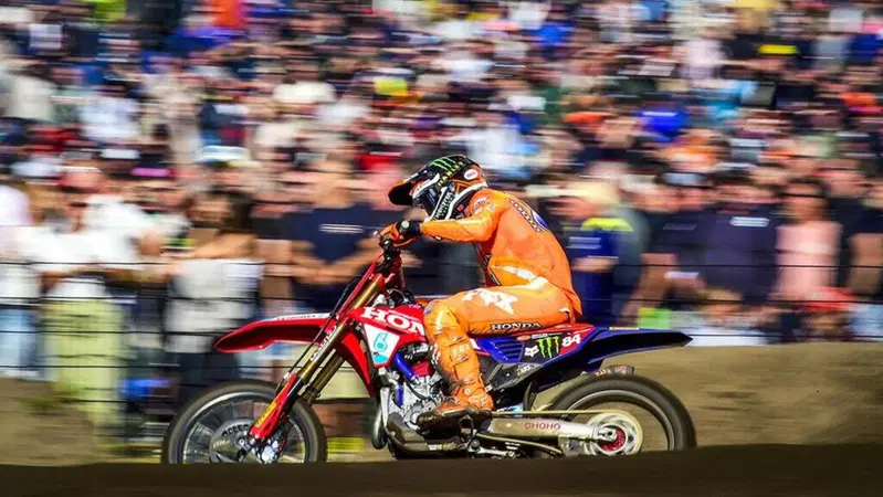 DopoGP MX: Herlings domina ad Arnhem, SEXTON in vacanza e l'MXGP, Tony e i test con Solva. DIRETTA ORE 20:30