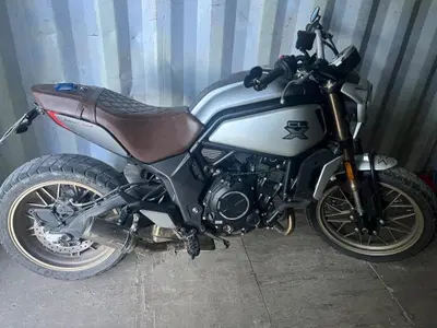 CFMOTO 700CL-X Heritage (2021 - 26) usata