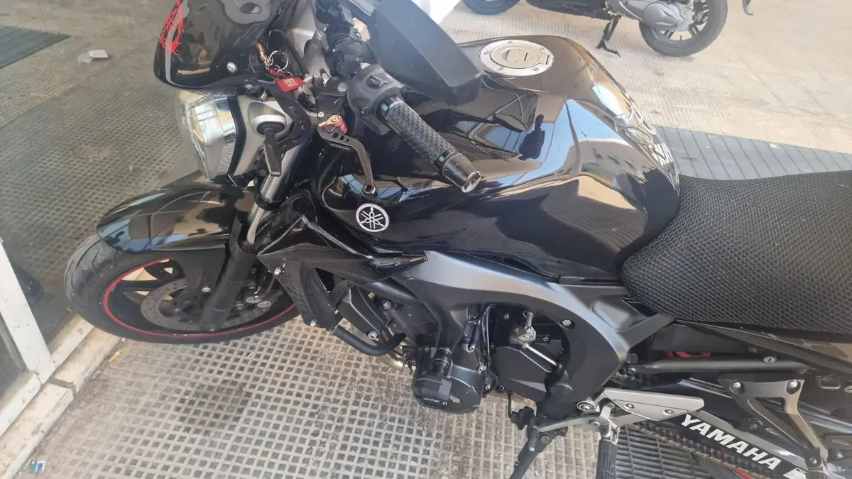 Yamaha FZ6 S2 (2007 - 11) (2)