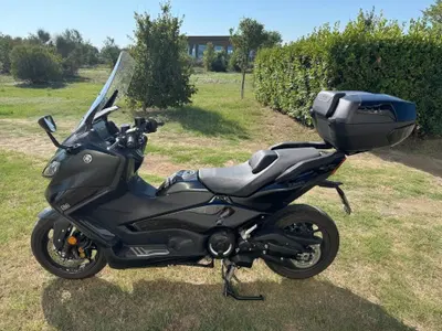 Yamaha T-Max 560 Tech Max (2022 - 24) usata